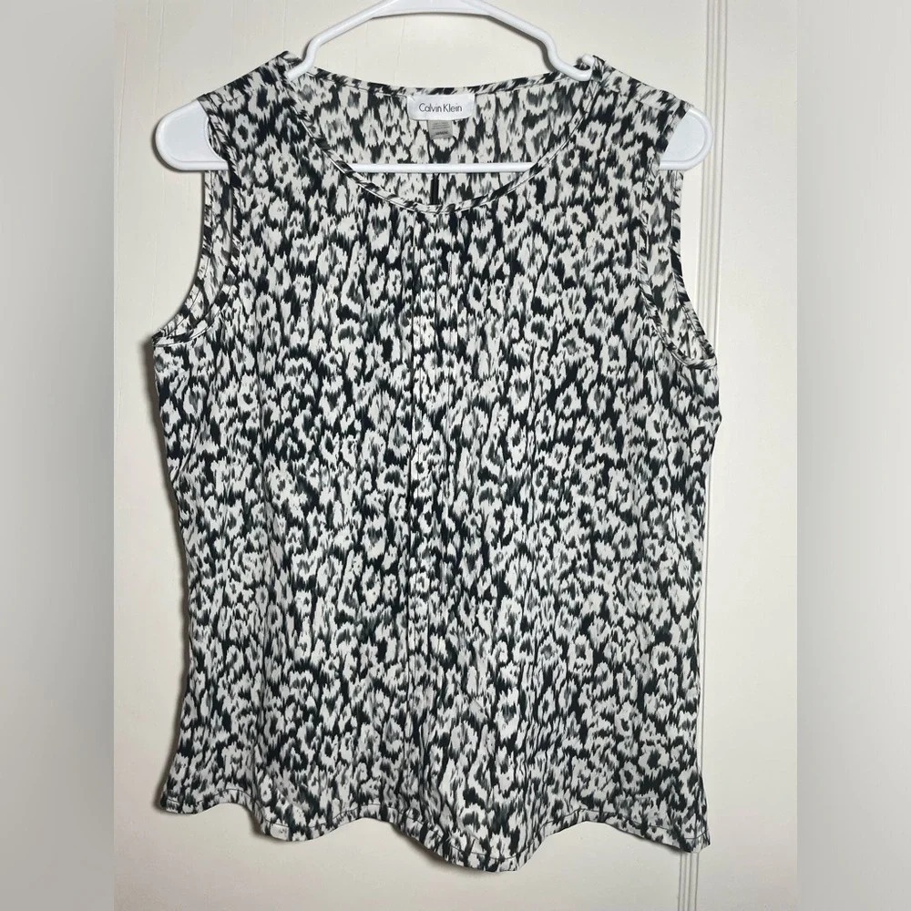 Calvin‎ Klein Black & White  Printed Sleeveless Blouse Keyhole Front Size M  NWT